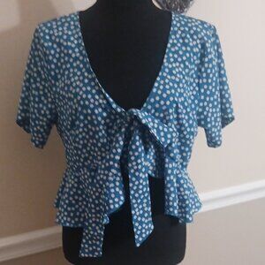 Great Condition Shein Blue and White Flower Tie Front Blouse Size Large